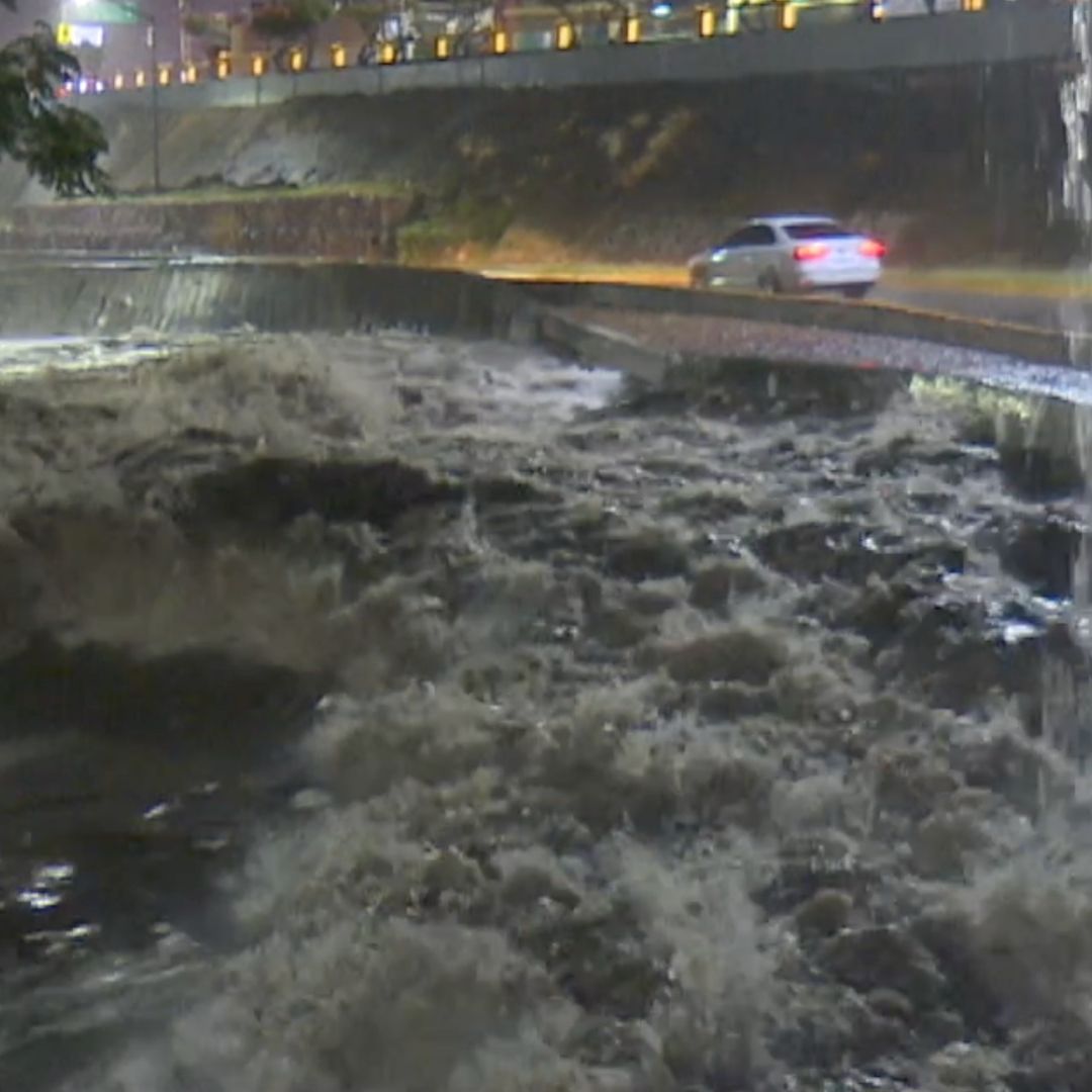 Tormenta Eléctrica Deja Daños Materiales en Distintas Zonas de León, Guanajuato.